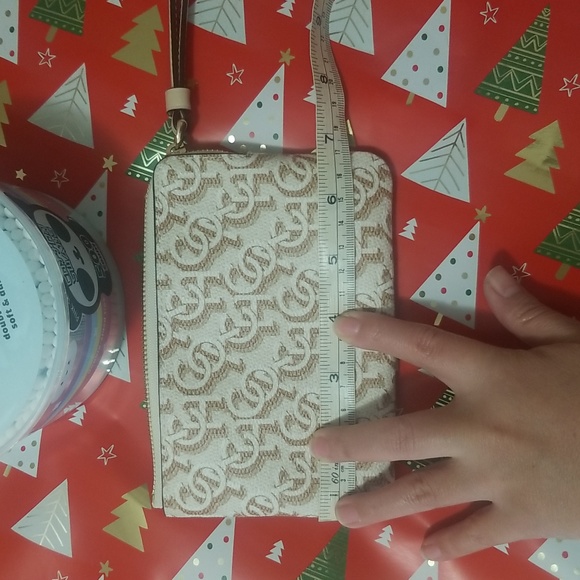 Coach - Picture 5 of 6